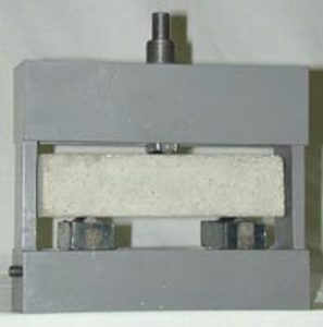 Фото ПИ приспособление для испытания на изгиб балочек (цементных образцов)