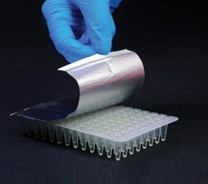 Фото HiMedia PR20-1X100NO Пленка алюминиевая для ПЦР (100 шт)